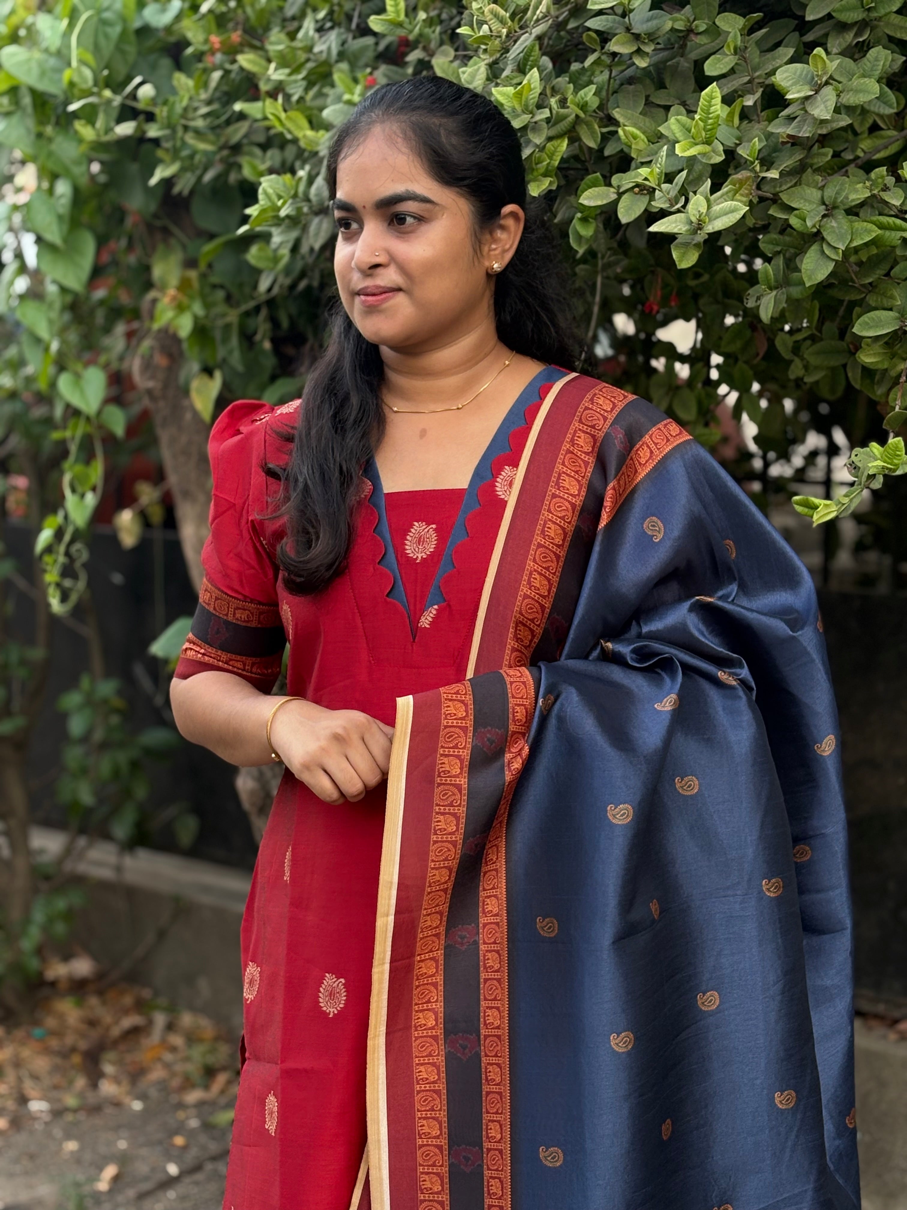 Red Raw Silk suit set With Tussar silk Dupatta